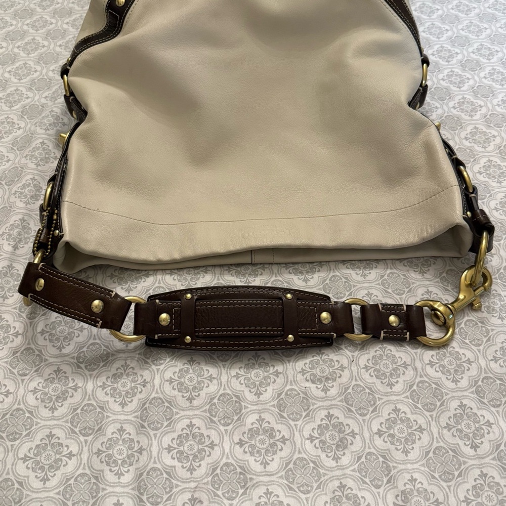 Coach Carly Hobo Shoulder Bag Pebbled Leather Off White Gold Hardware - Picture 9 of 15